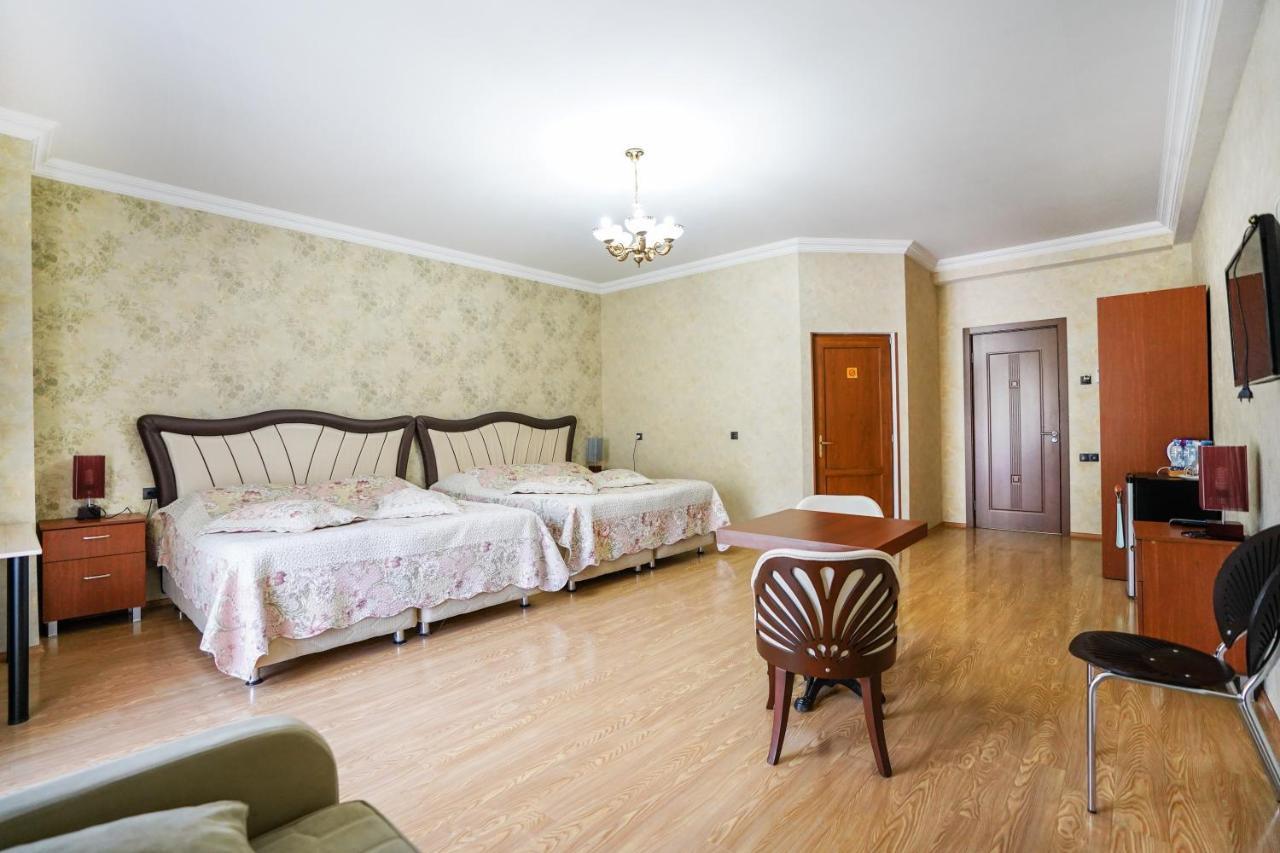 קאחתי Natali Hotel מראה חיצוני תמונה